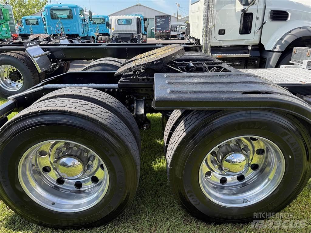 Mack PI64T وحدات الجر