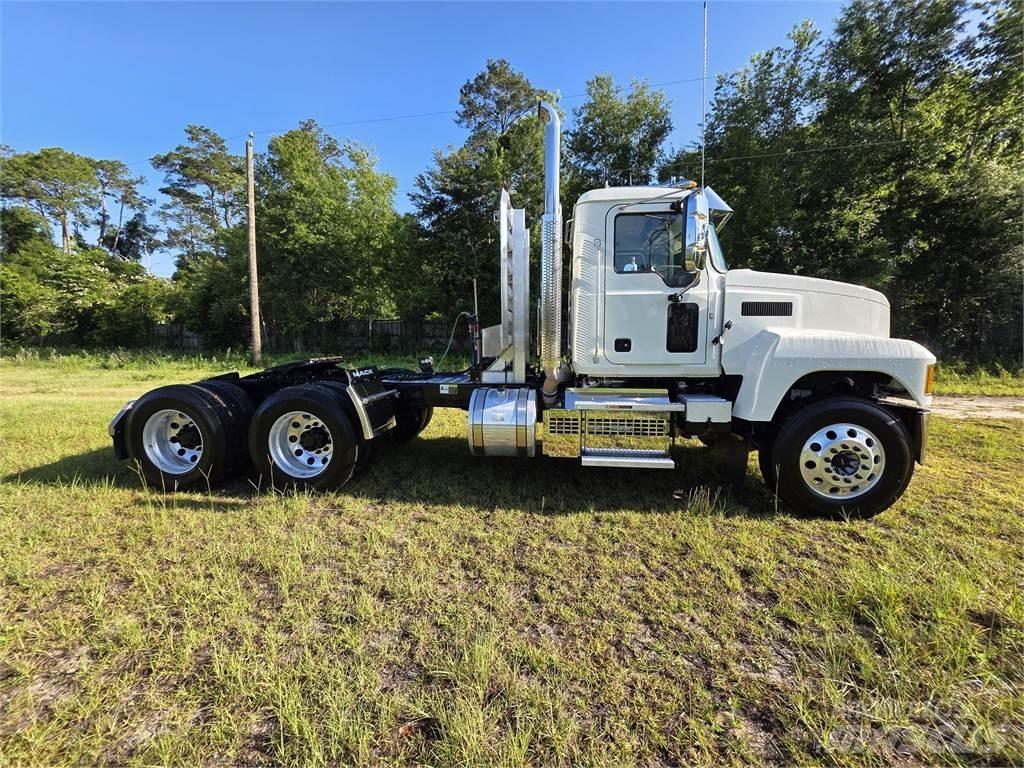 Mack PI64T وحدات الجر