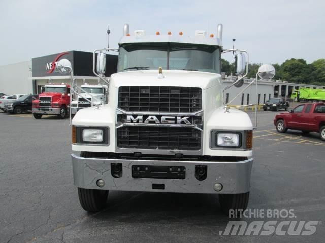 Mack PI64T وحدات الجر
