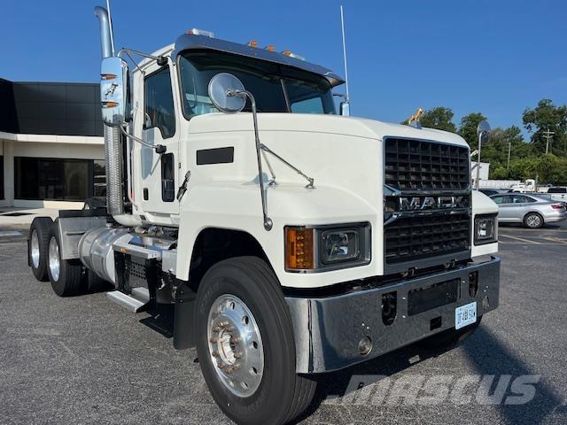 Mack PI64T وحدات الجر