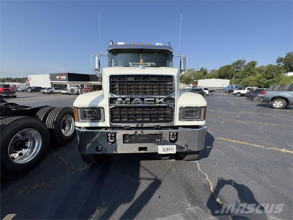 Mack PI64T وحدات الجر