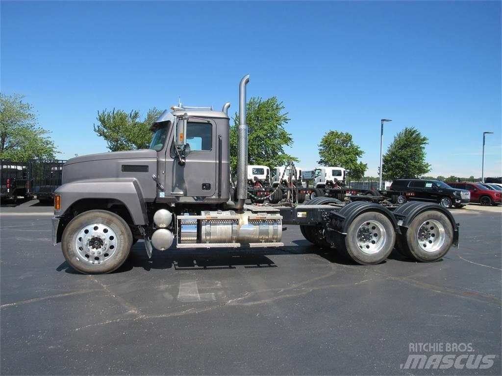 Mack PI64T وحدات الجر