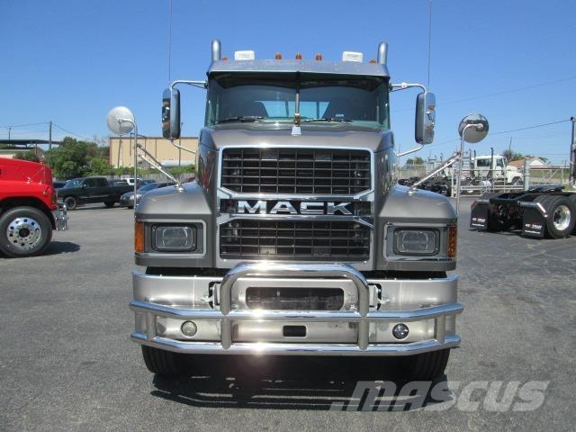 Mack PI64T وحدات الجر