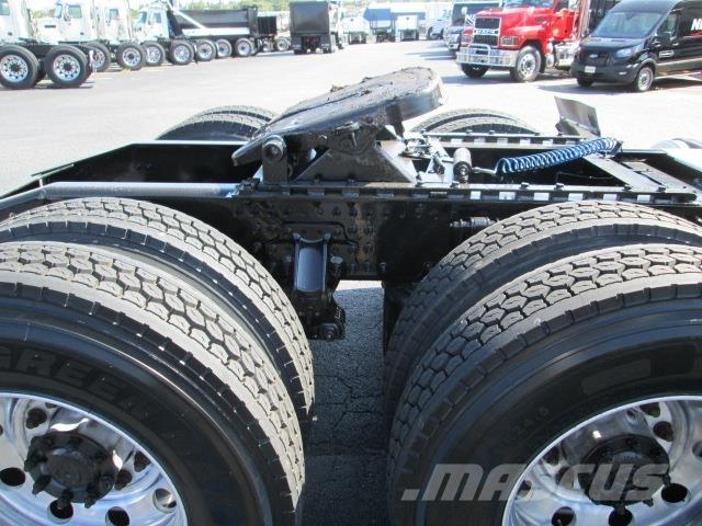 Mack PI64T وحدات الجر