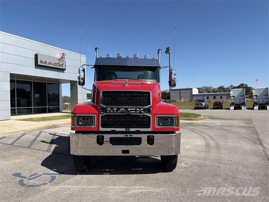 Mack PI64T وحدات الجر