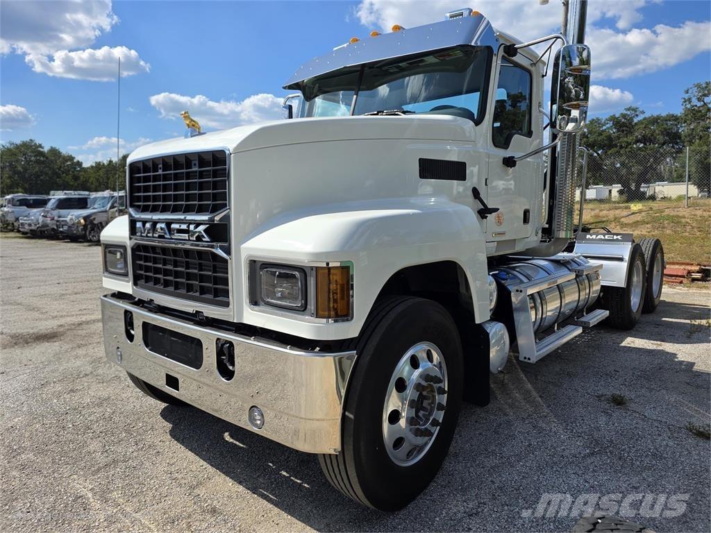 Mack PI64T وحدات الجر