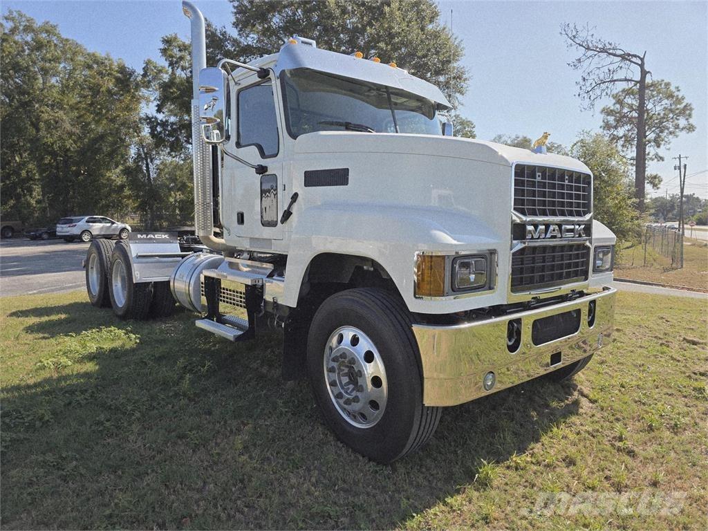 Mack PI64T وحدات الجر