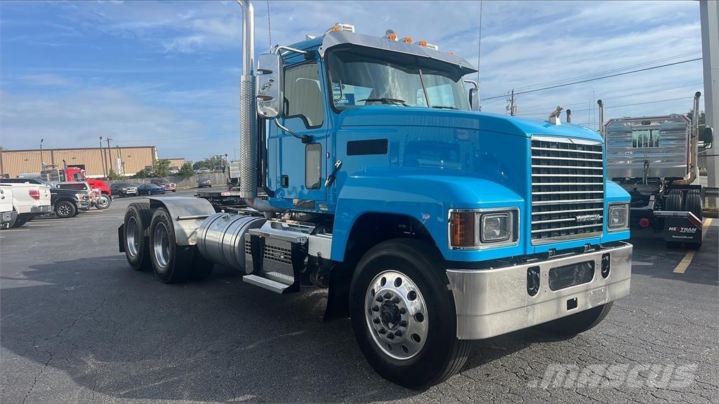 Mack PI64T وحدات الجر