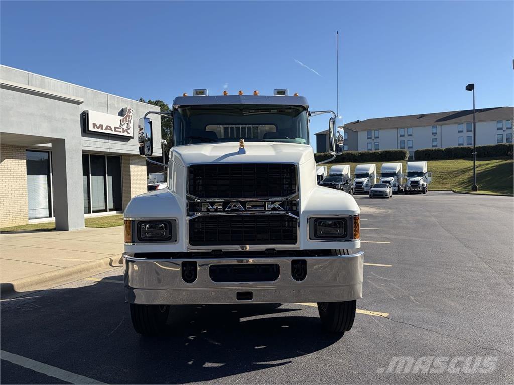 Mack PI64T وحدات الجر