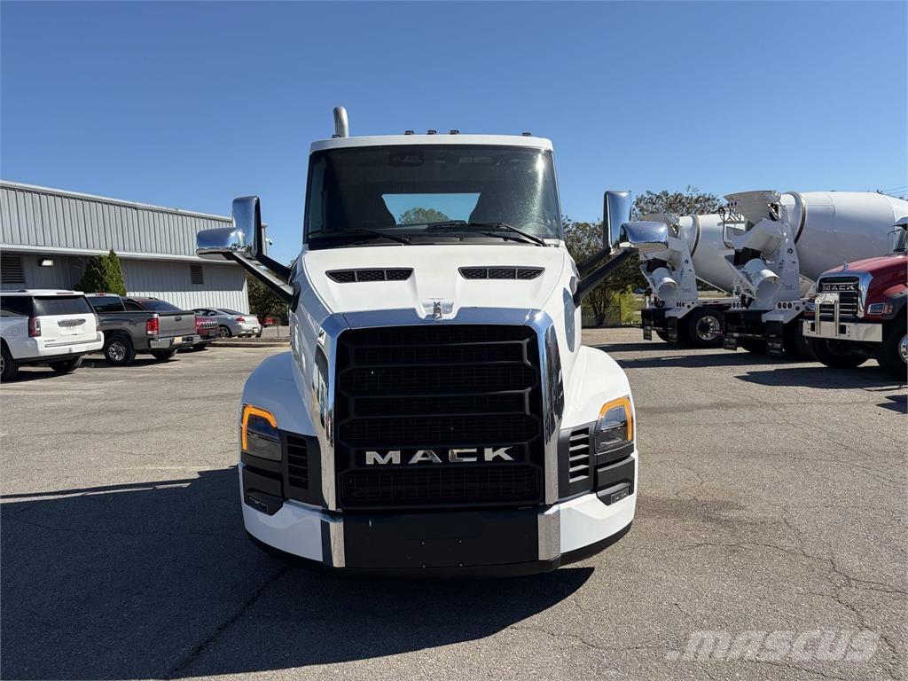 Mack PR64T وحدات الجر