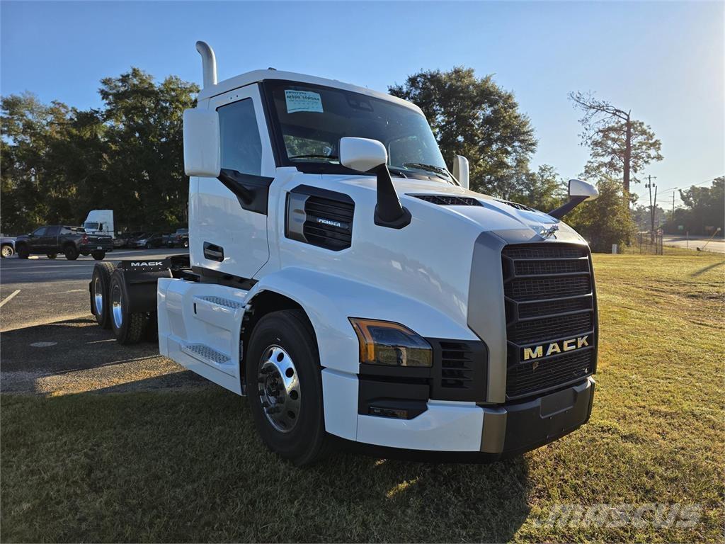 Mack PR64T وحدات الجر