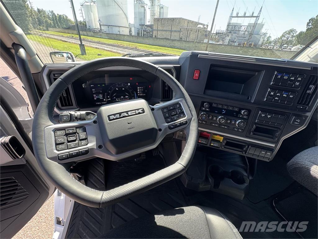 Mack PR64T وحدات الجر