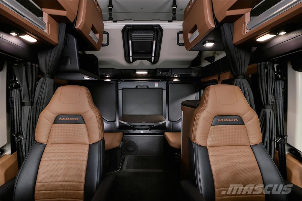 Mack PR64T وحدات الجر