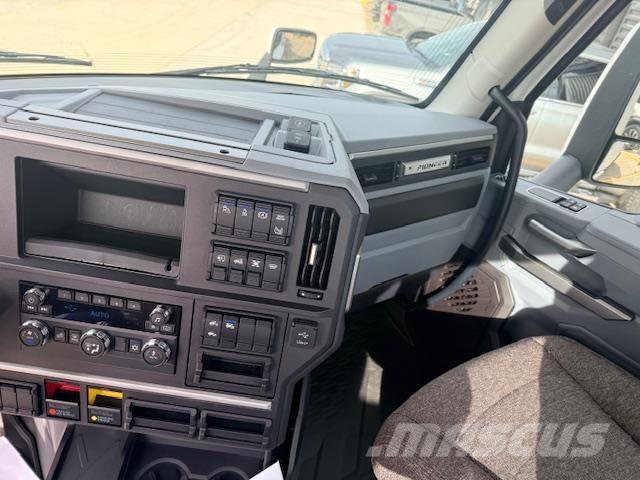 Mack PR64T DAYCAB وحدات الجر