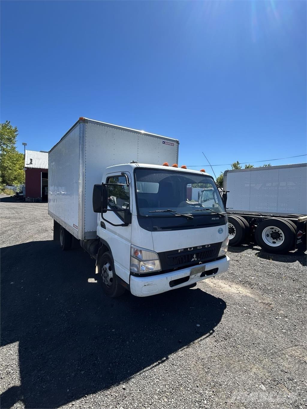 Mitsubishi FUSO FE140 شاحنات ذات هيكل صندوقي