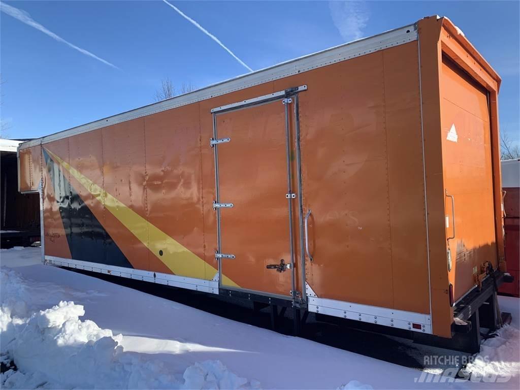  Used Box 26 Foot شاحنات أخرى