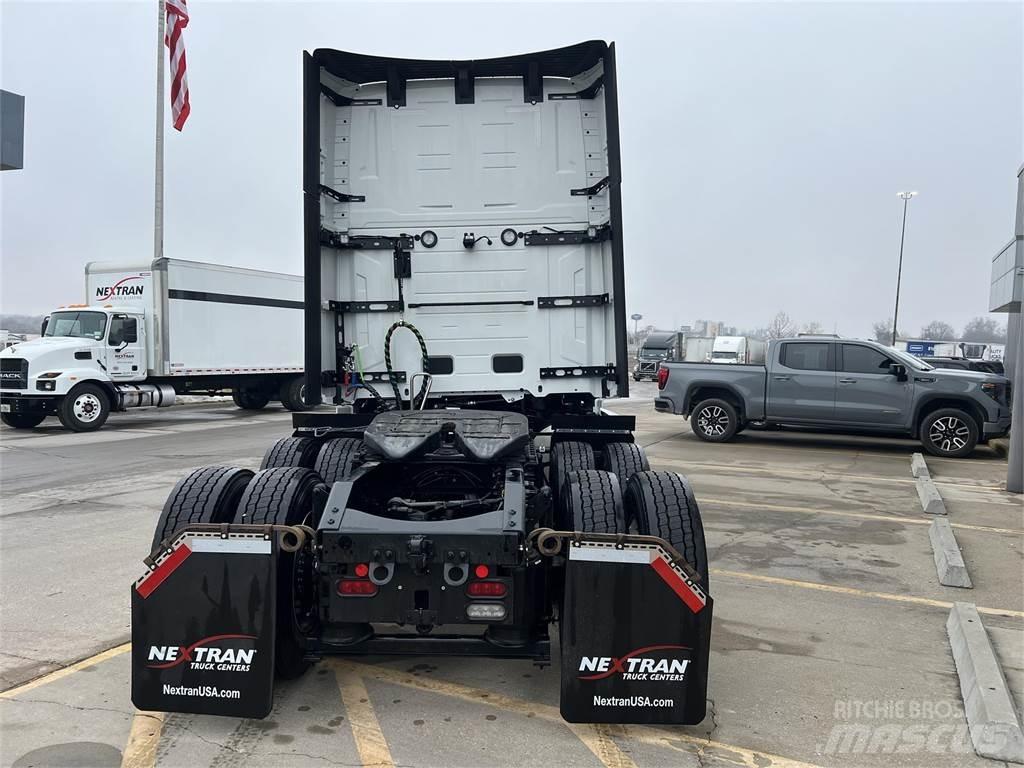 Volvo NEW VNL860 وحدات الجر