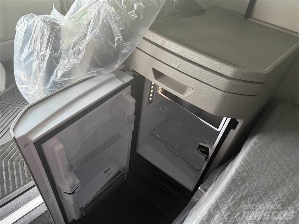 Volvo NEW VNL860 وحدات الجر