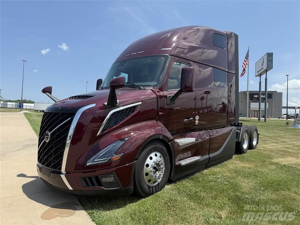 Volvo NEW VNL860 وحدات الجر