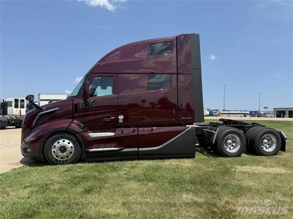 Volvo NEW VNL860 وحدات الجر