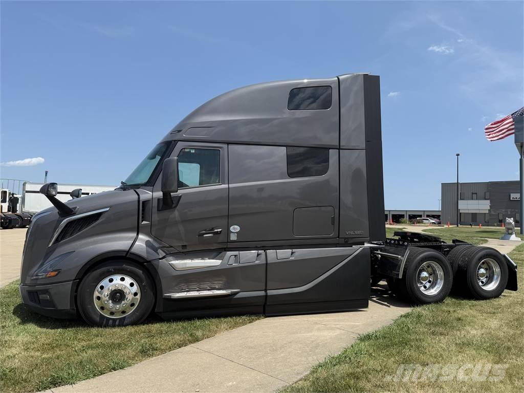 Volvo NEW VNL860 وحدات الجر