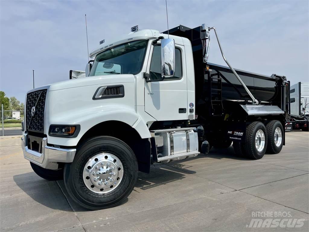 Volvo VHD64F300 شاحنات قلابة