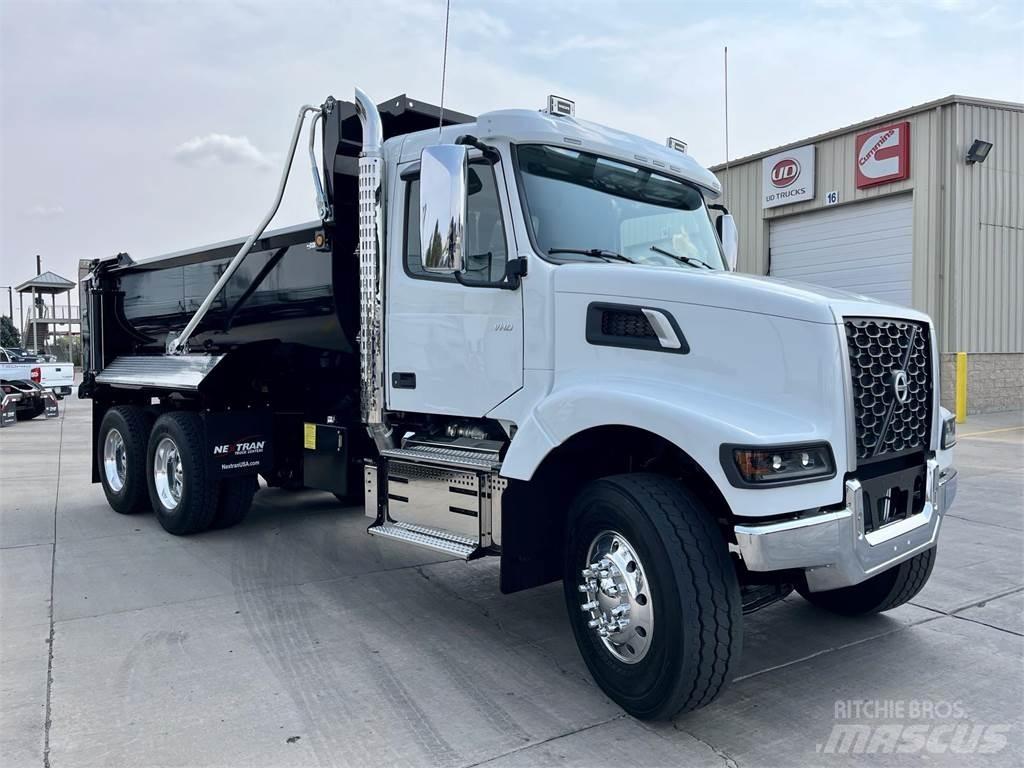 Volvo VHD64F300 شاحنات قلابة