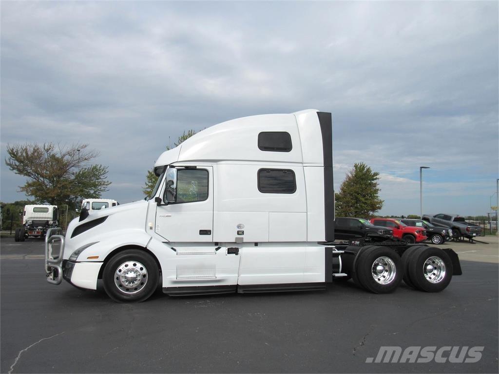 Volvo VNL 860 وحدات الجر