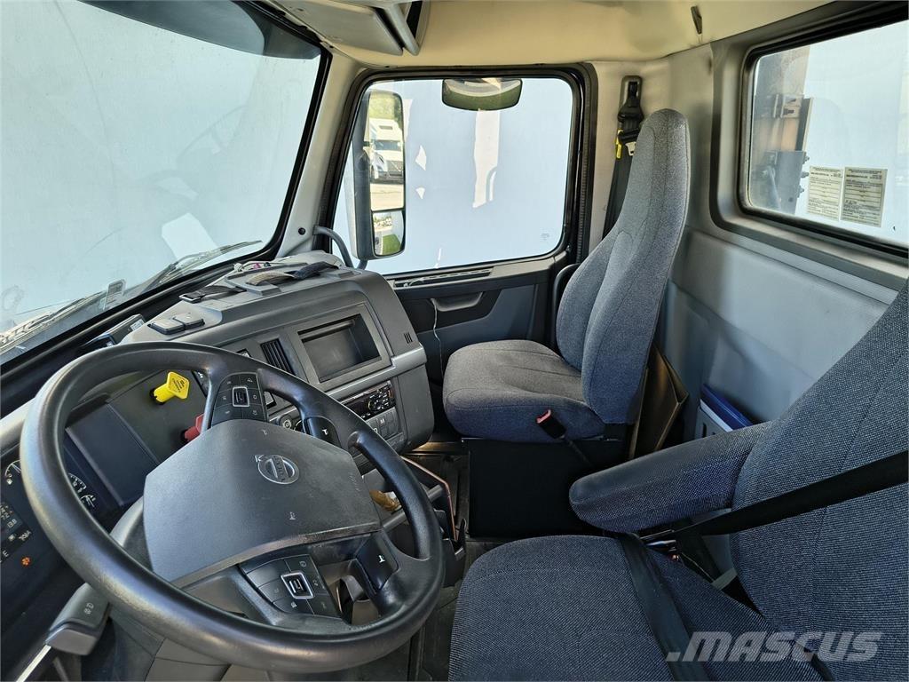 Volvo VNL64T300 وحدات الجر