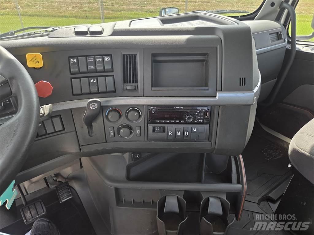 Volvo VNL64T300 وحدات الجر