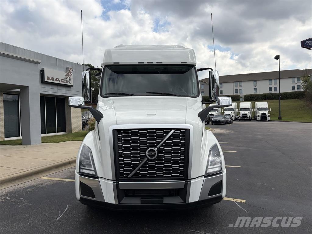 Volvo VNL64T740 وحدات الجر