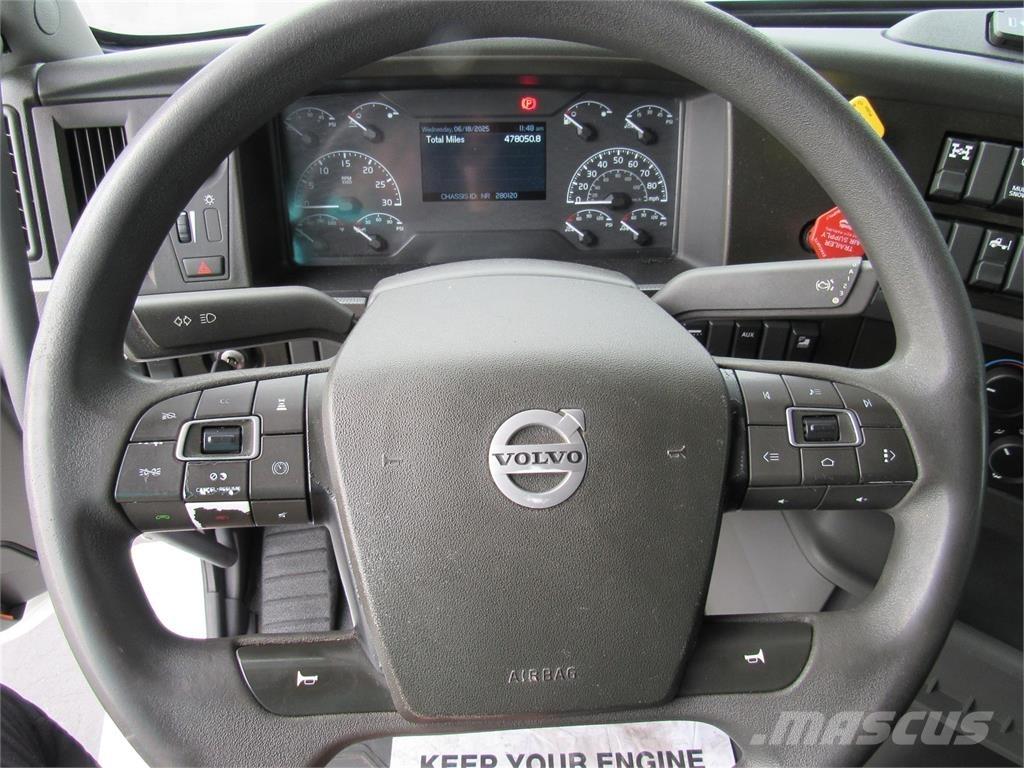 Volvo VNL64T760 وحدات الجر