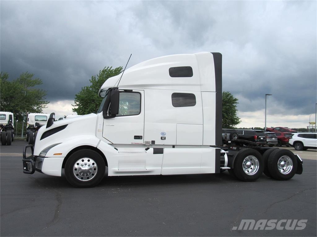 Volvo VNL64T760 وحدات الجر