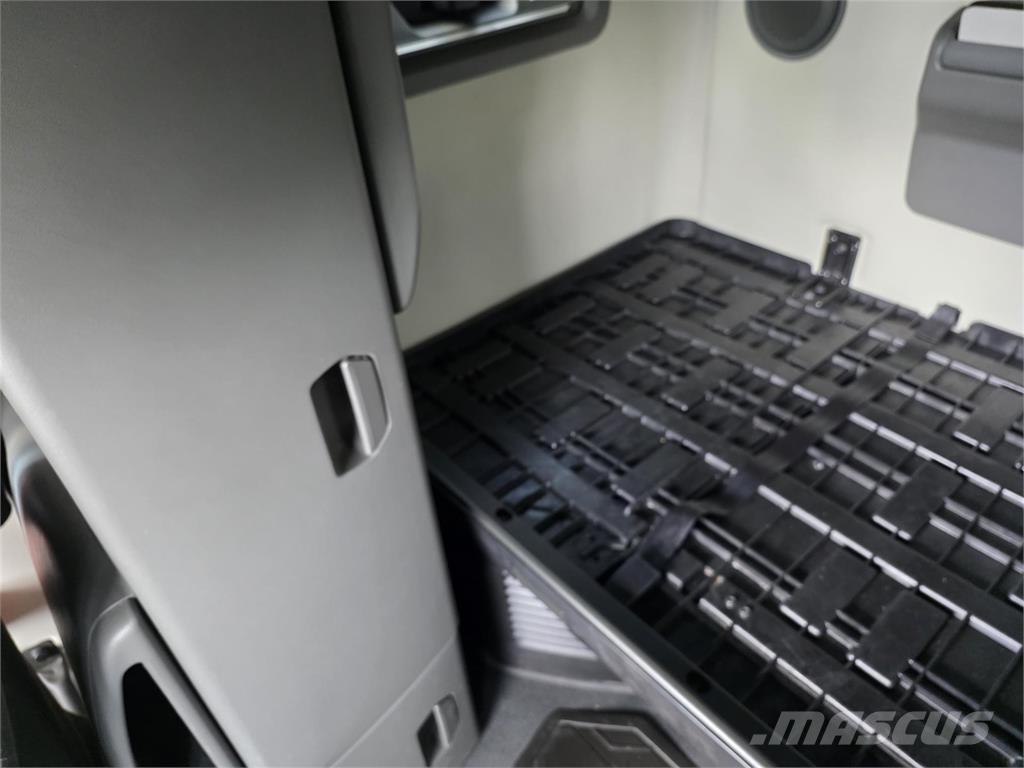 Volvo VNL64T760 وحدات الجر