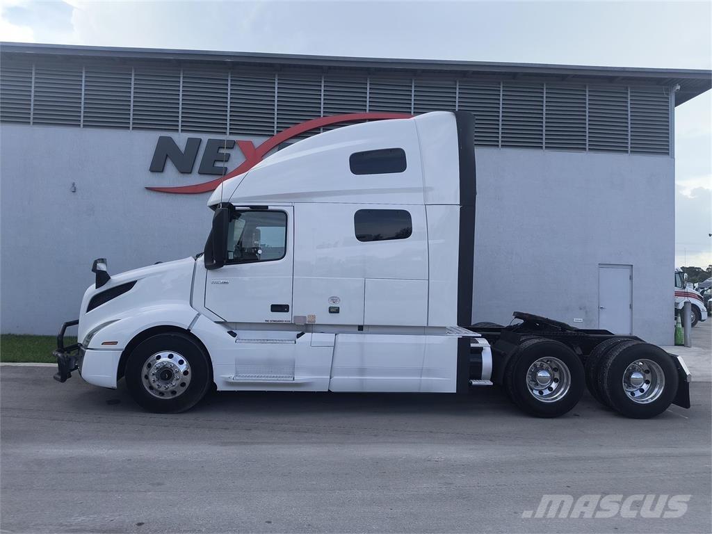 Volvo VNL64T760 وحدات الجر