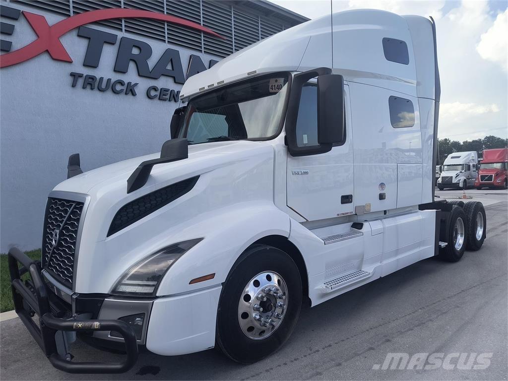 Volvo VNL64T760 وحدات الجر