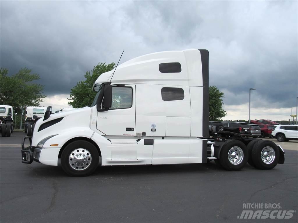 Volvo VNL64T760 وحدات الجر