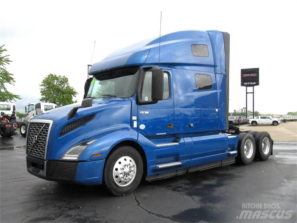 Volvo VNL64T760 وحدات الجر