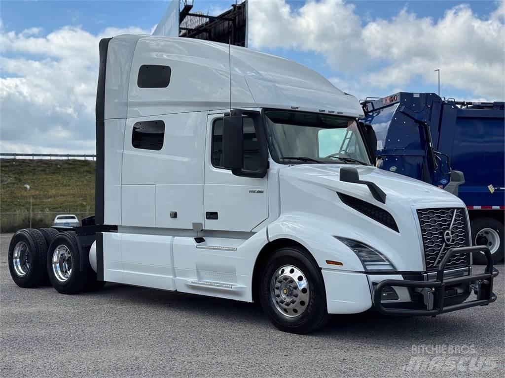 Volvo VNL64T760 وحدات الجر
