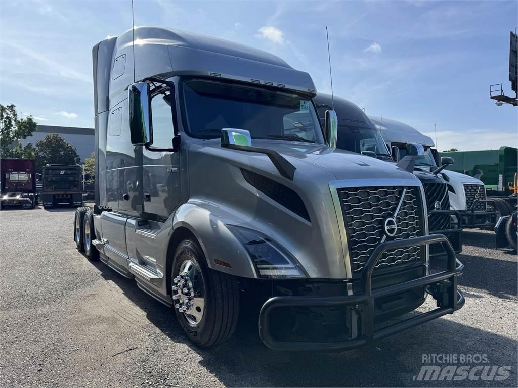 Volvo VNL64T760 وحدات الجر