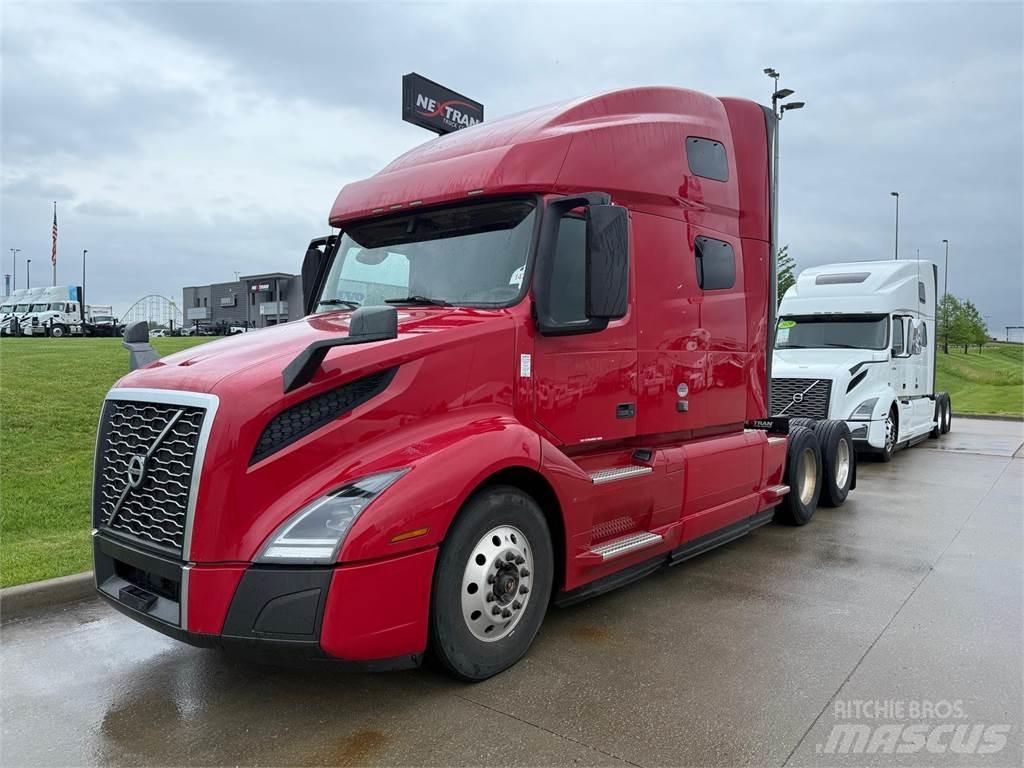 Volvo VNL64T760 وحدات الجر