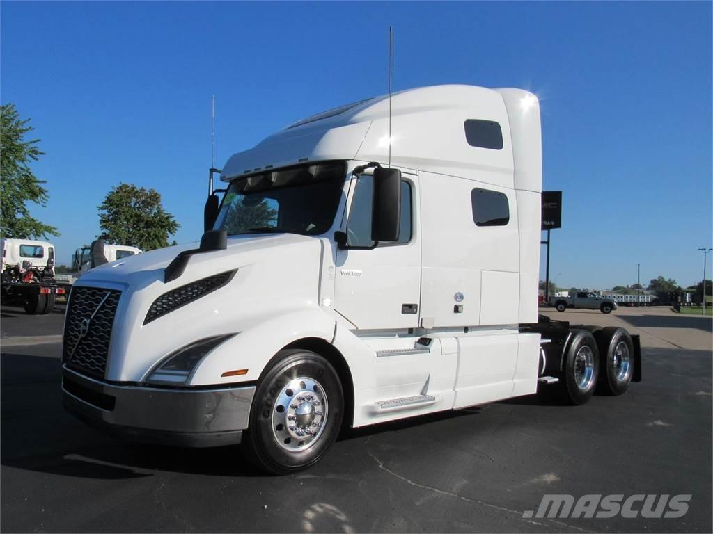 Volvo VNL64T760 وحدات الجر