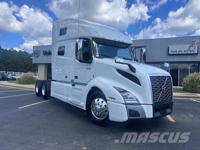 Volvo VNL64T760 وحدات الجر
