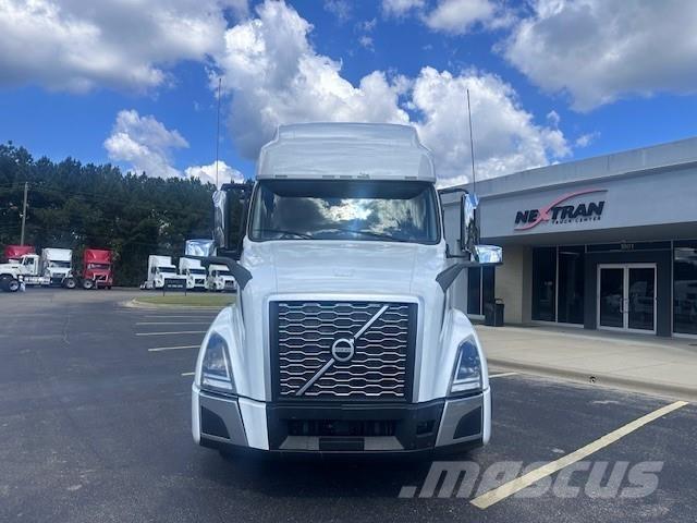 Volvo VNL64T760 وحدات الجر
