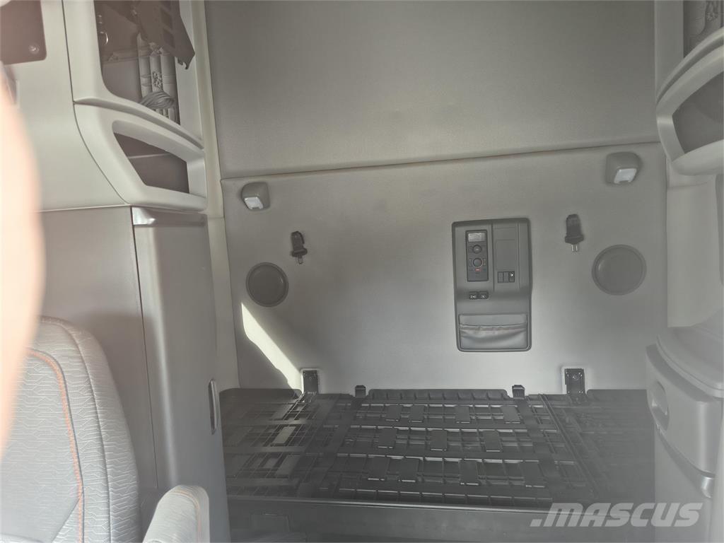 Volvo VNL64T760 وحدات الجر