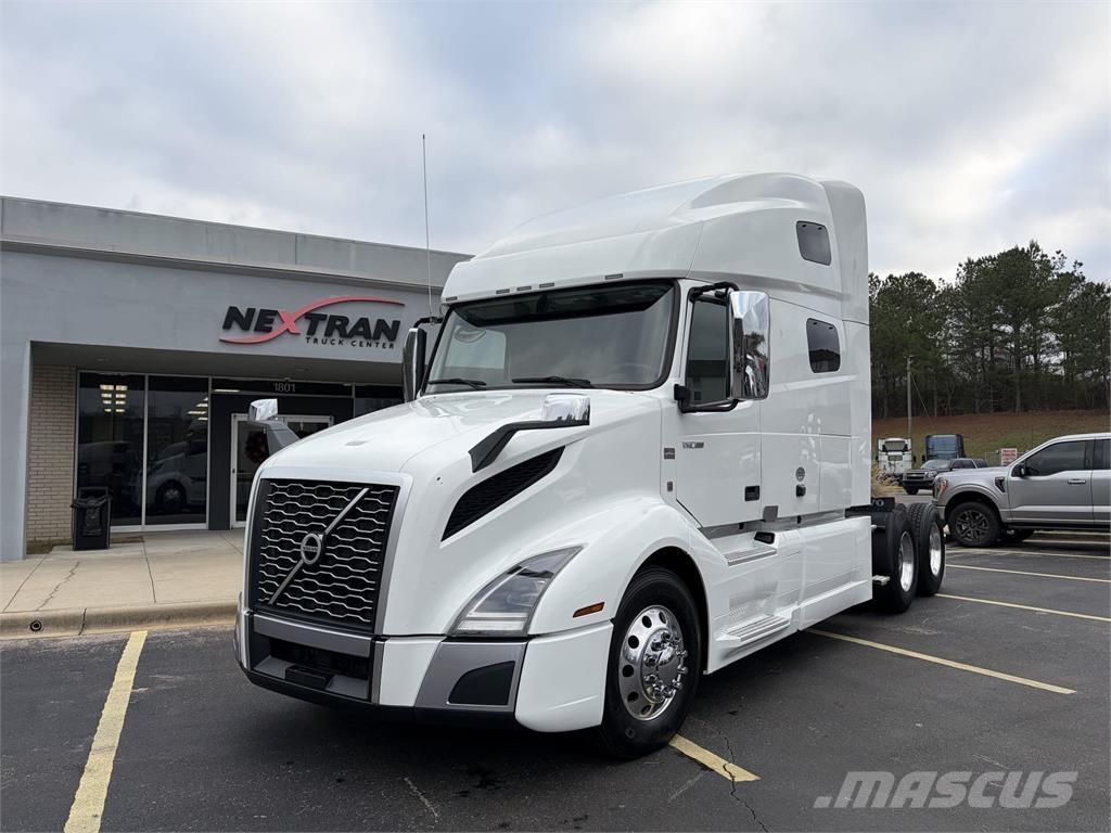 Volvo VNL64T760 وحدات الجر