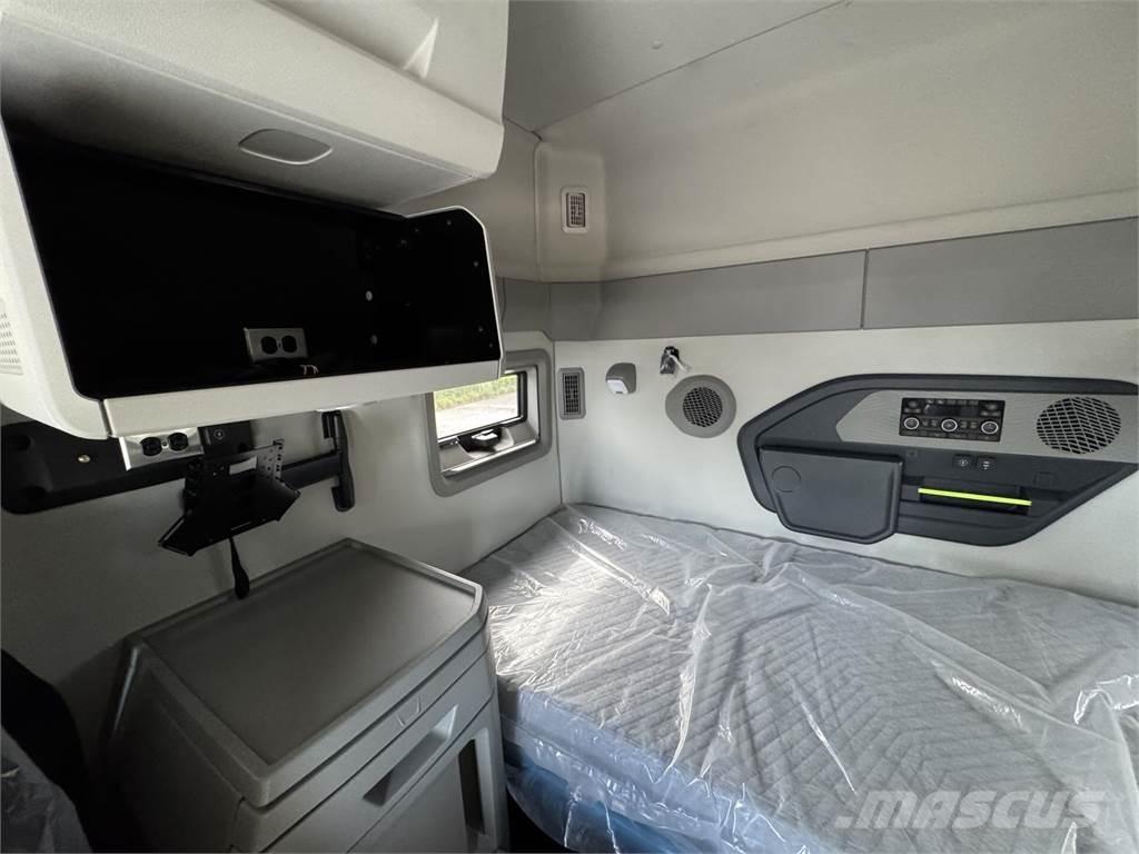 Volvo VNL64T840 وحدات الجر