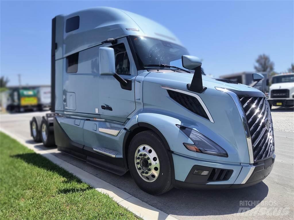 Volvo VNL64T860 وحدات الجر
