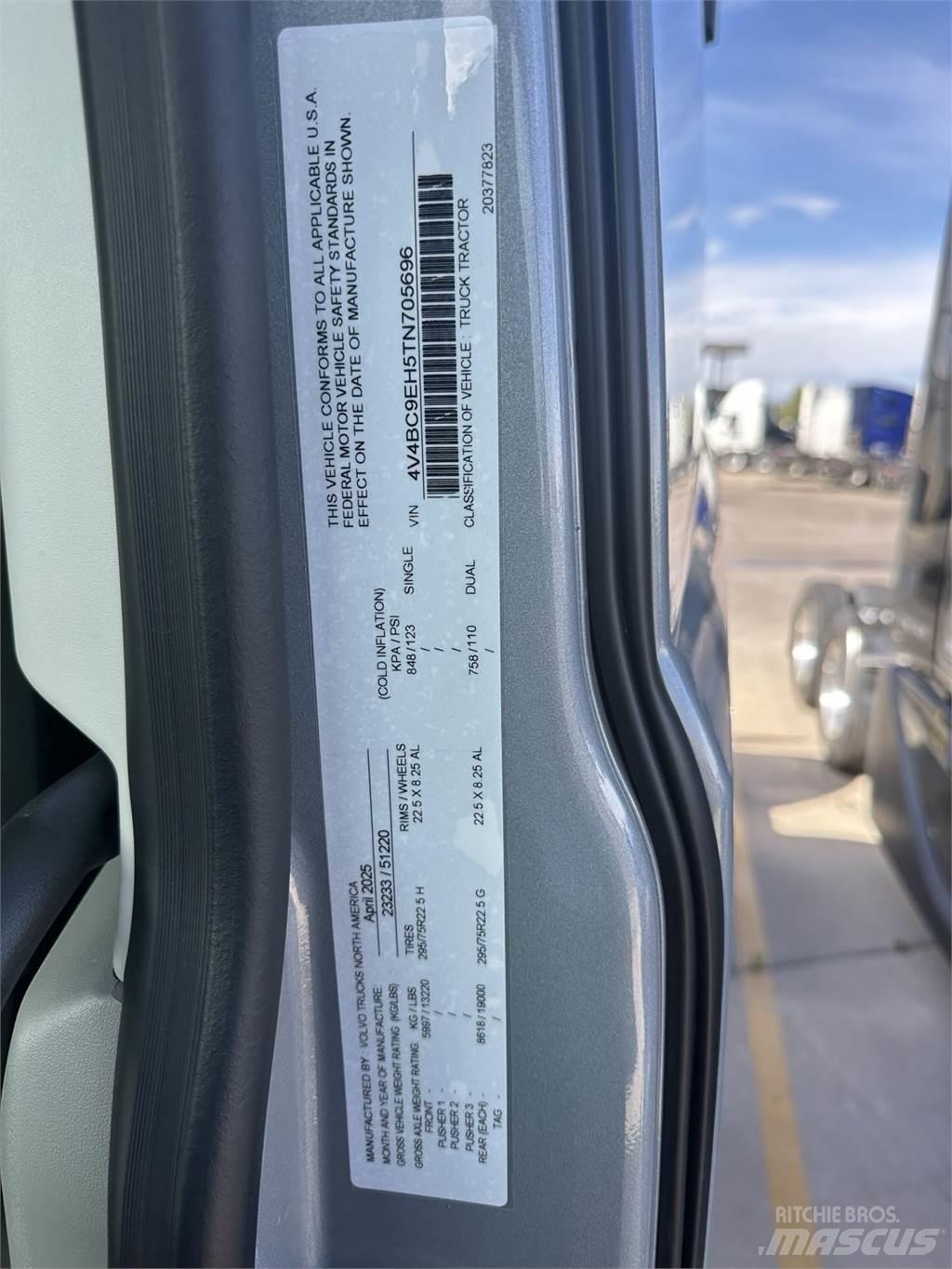 Volvo VNL64T860 وحدات الجر