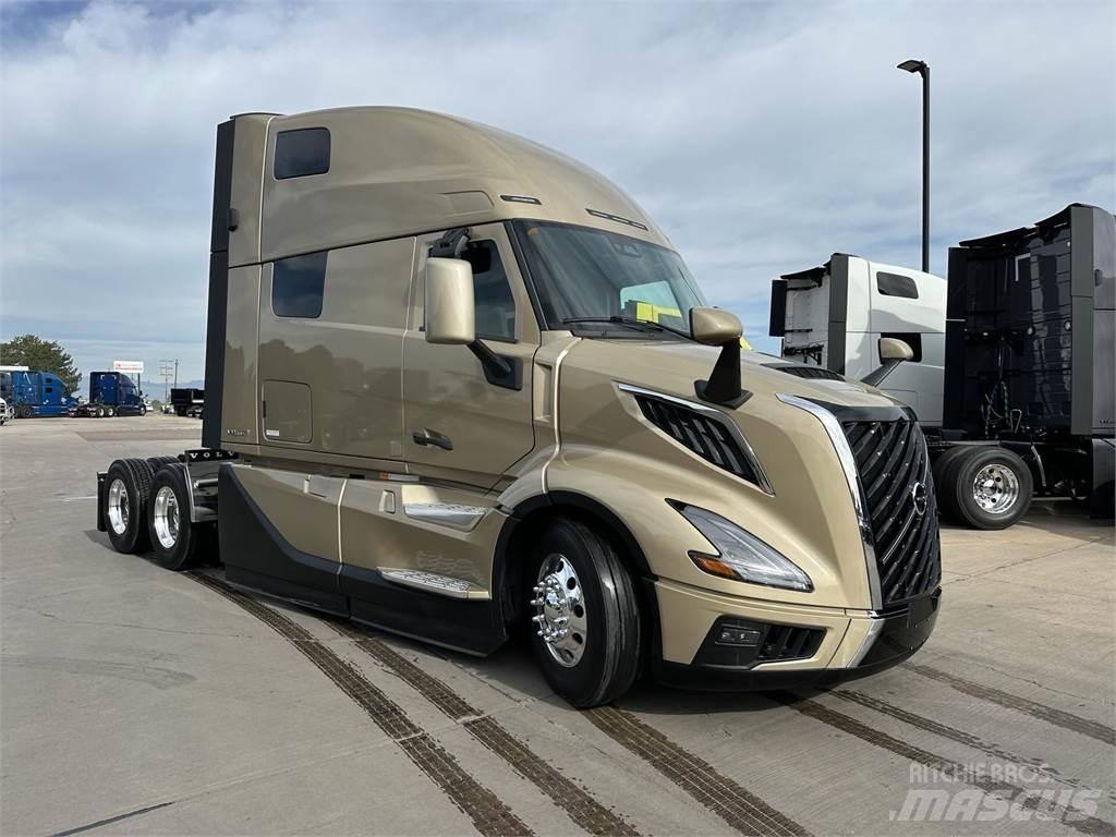 Volvo VNL64T860 وحدات الجر